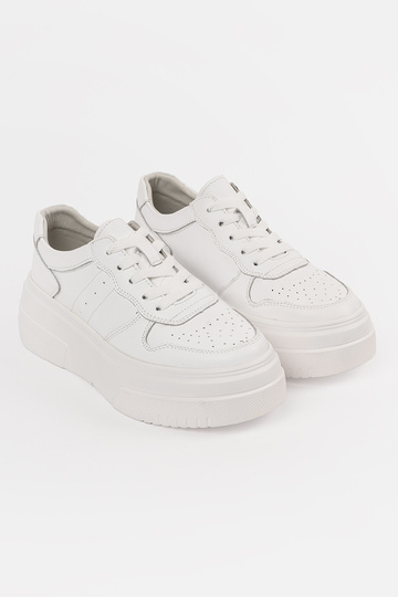 Baskets blanches en cuir... 2