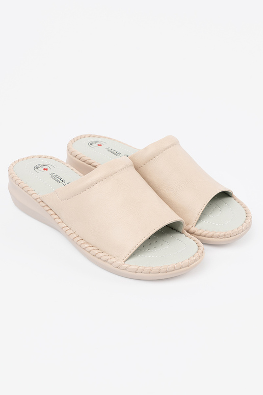 Pantoufles avec inserts en cuir...