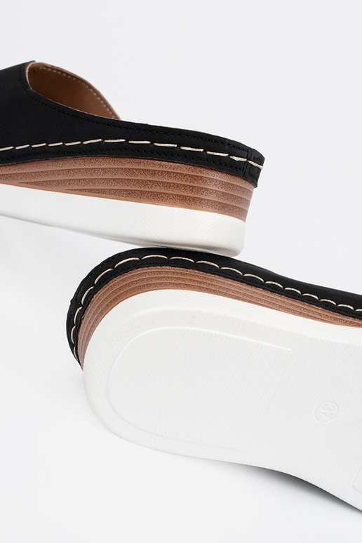 Chaussons pour femmes de couleur noire