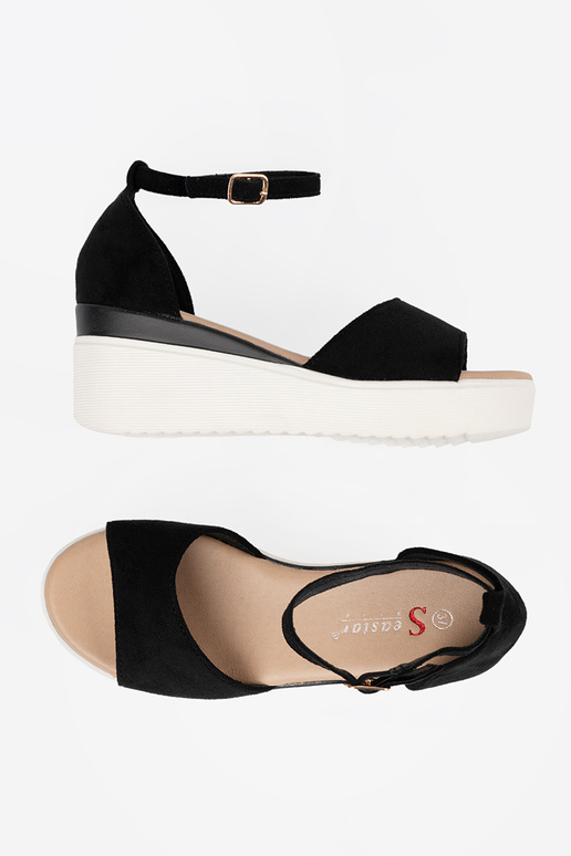 couleur noire des sandales femmes na...