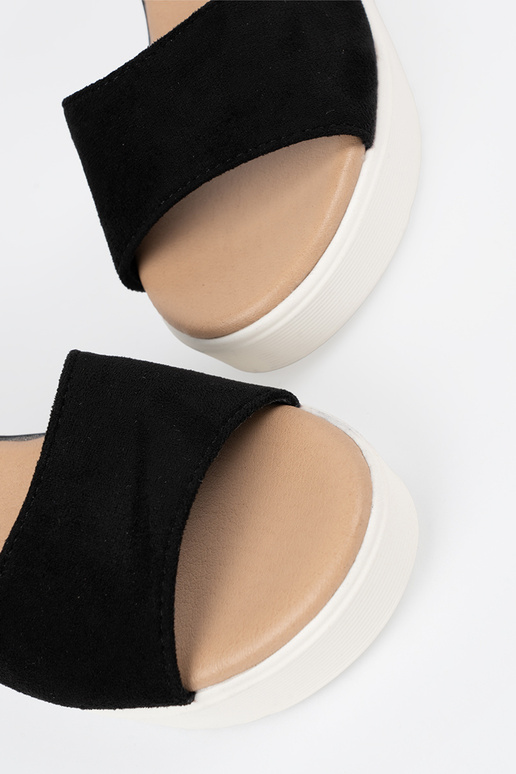 couleur noire des sandales femmes na...