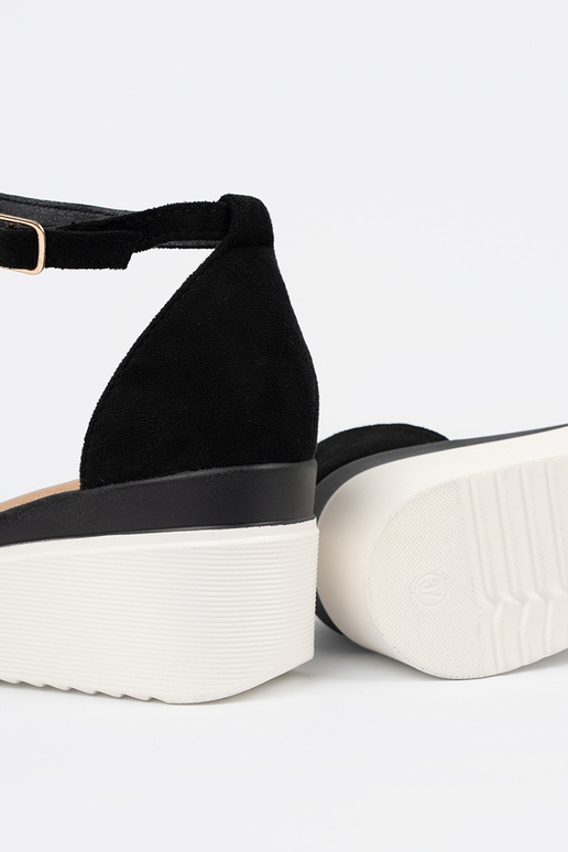 couleur noire des sandales femmes na...