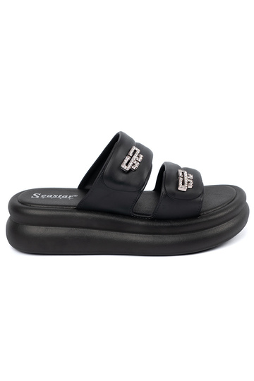 couleur noire Chaussons...