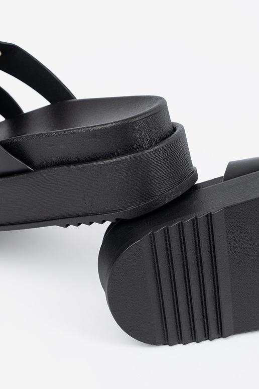 Chaussons femmes avec une plateforme... Chaussons femmes avec une plateforme...