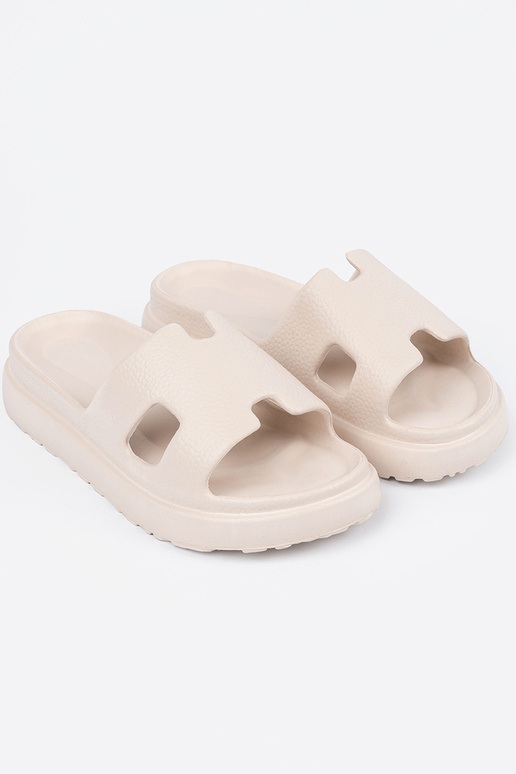 Chaussons femmes avec une plateforme...