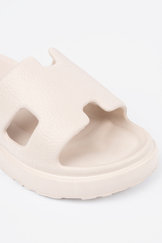 Chaussons femmes avec une plateforme...