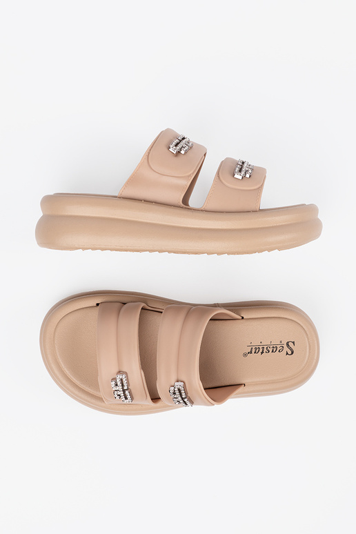 beige Chaussons femmes avec une... beige Chaussons femmes avec une...