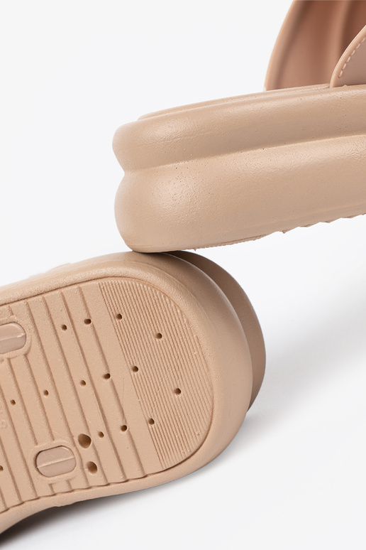 beige Chaussons femmes avec une... beige Chaussons femmes avec une...