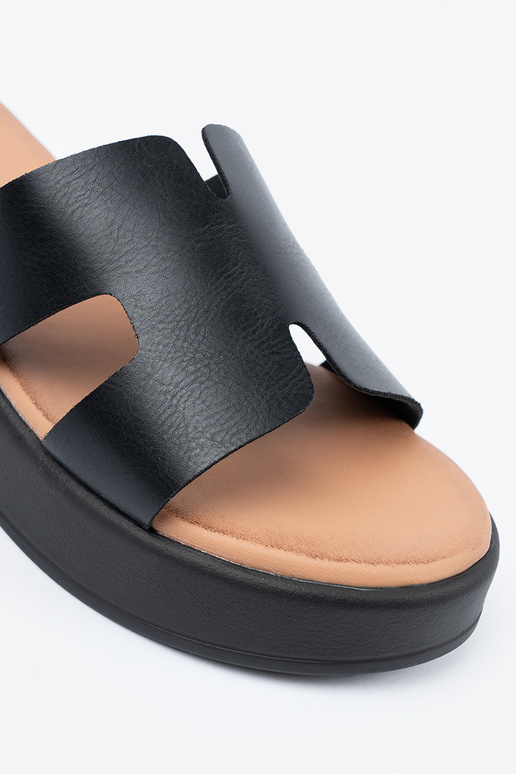 Chaussons noirs femme avec plateforme Chaussons noirs femme avec plateforme