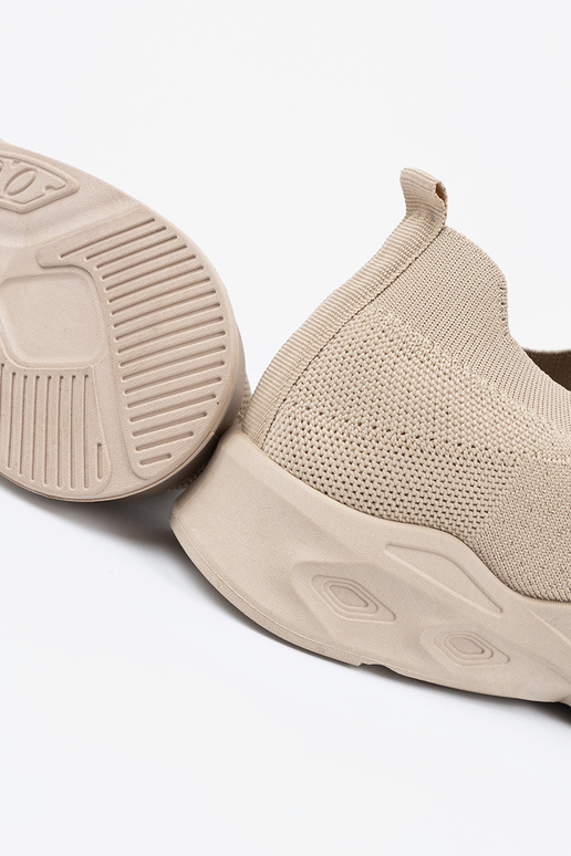 Baskets de sport couleur sable avec... Baskets de sport couleur sable avec...