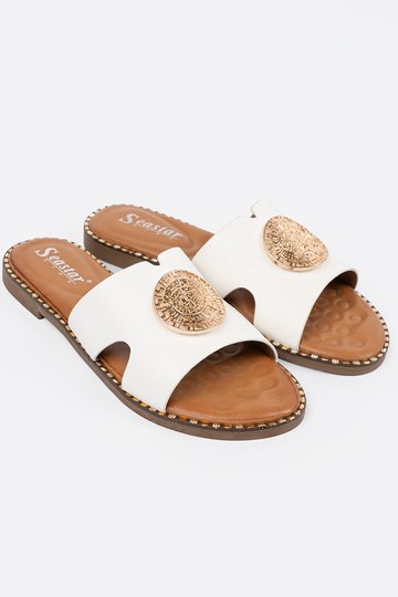 Chaussons couleur blanche... 2