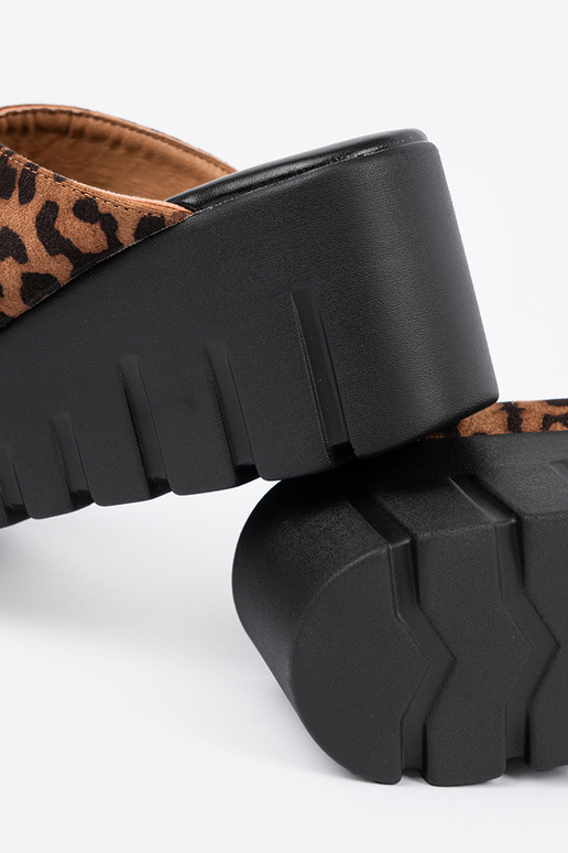 en daim Chaussons femmes sur un coin...