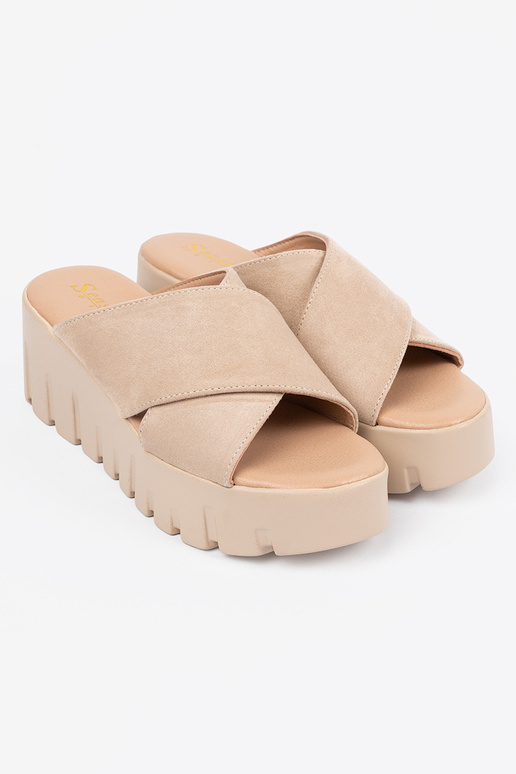 en daim Chaussons femmes sur un coin...