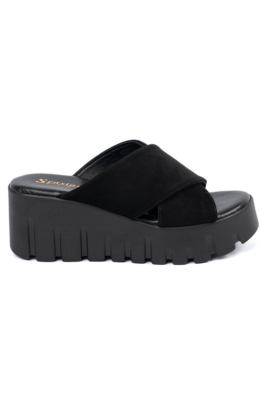 en daim Chaussons femmes sur un coin...