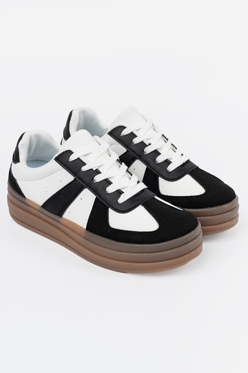 Baskets noires et blanches... 2