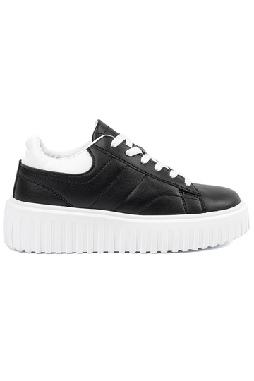 Chaussures noires de style...