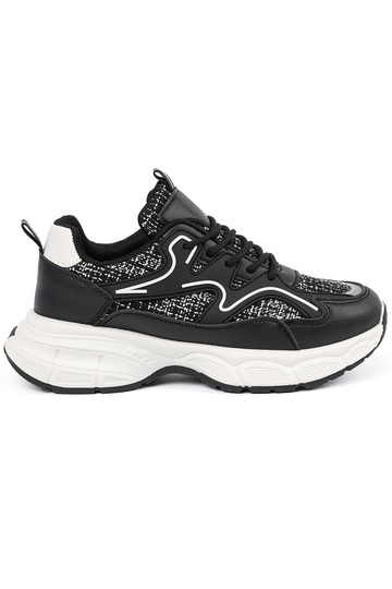 Baskets de style sportif...