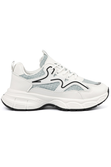 Baskets de style sportif...
