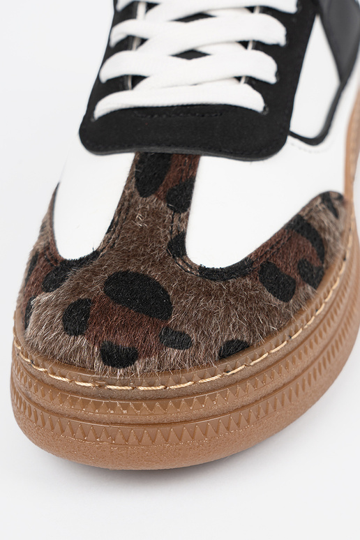 Baskets de style sportif noir et...