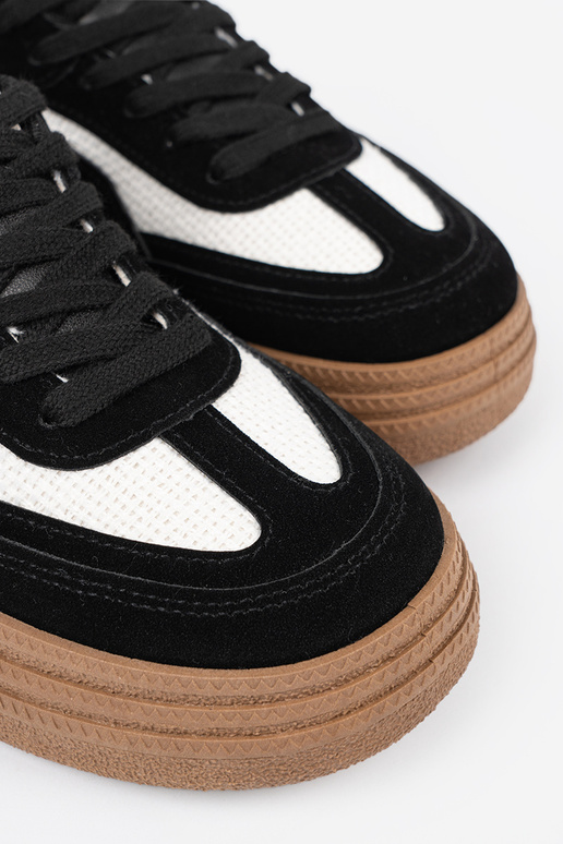 couleur noire Chaussures... couleur noire Chaussures...