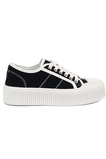 Baskets noires de style...