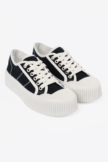 Baskets noires de style... 2