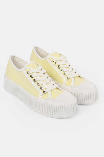 Bottes jaunes avec lacets... 2