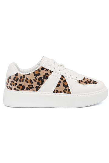 couleur blanche Chaussures...