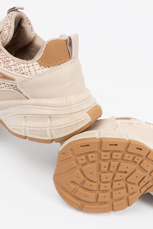 Chaussures modèle baskets... Chaussures modèle baskets...