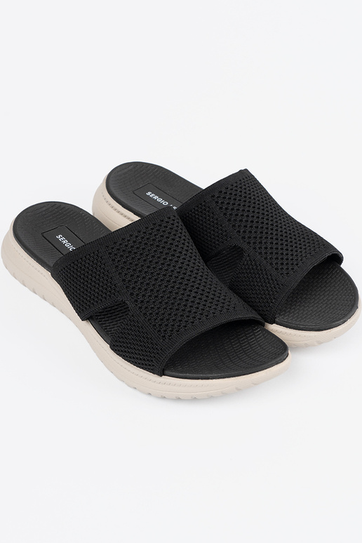 Chaussures noires avec des détails...