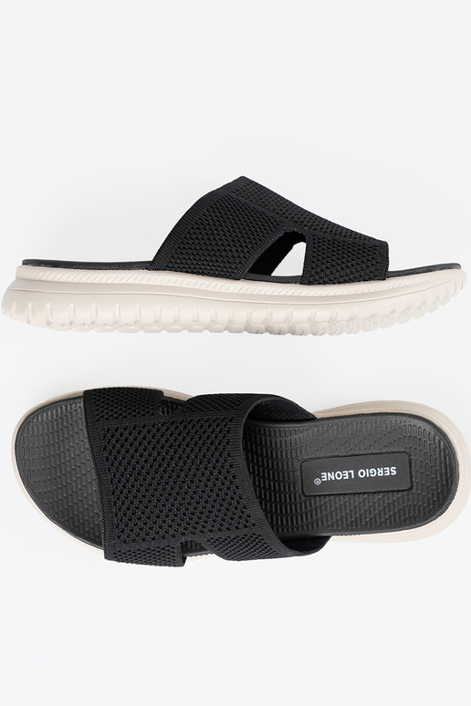 Chaussures noires avec des détails...