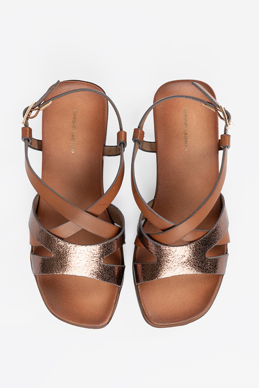 Sandales pour femmes sur une...