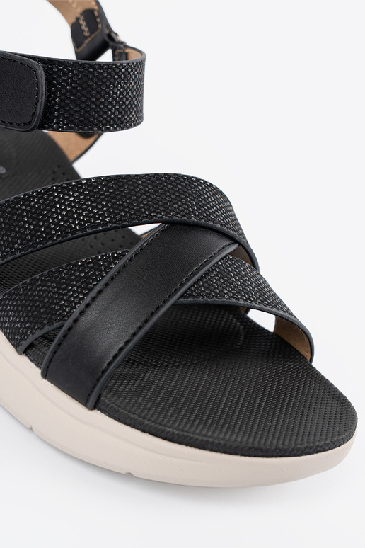 Sandales marron sur une plateforme... Sandales marron sur une plateforme...