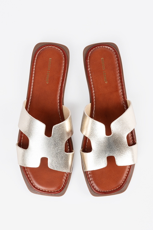 Chaussons dorés clairs à bout carré