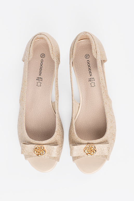 Mocassins à bout ouvert couleur dorée