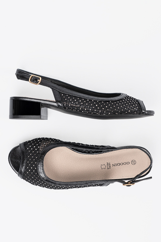 Sandales avec un filet décoratif...