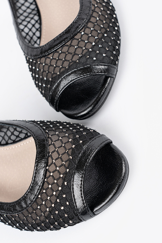 Sandales avec un filet décoratif...