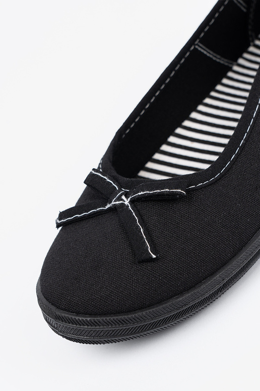 Ballerines noires en tissu avec un nœud Ballerines noires en tissu avec un nœud