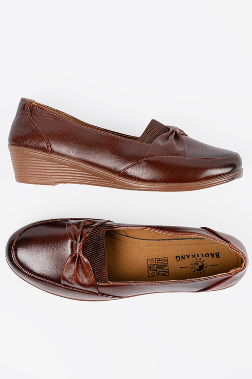 Bottines brunes avec fermeture et ruban