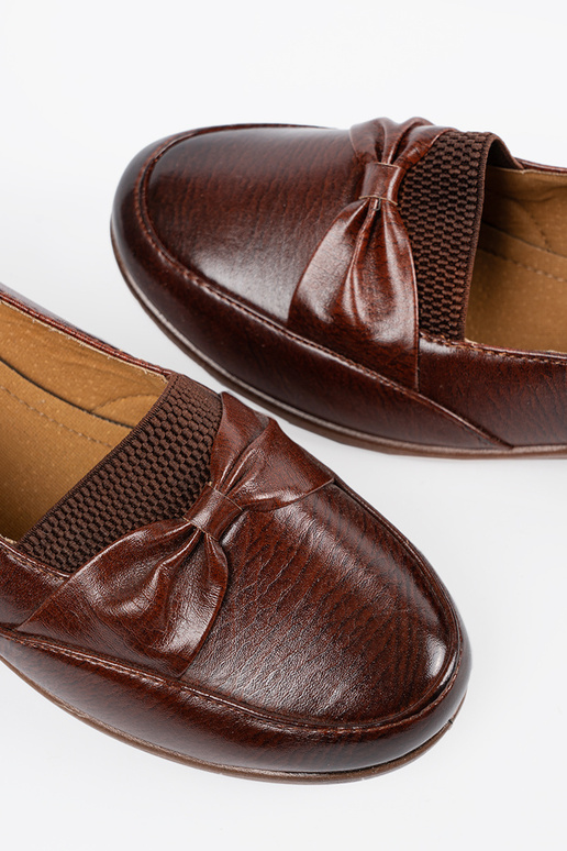 Bottines brunes avec fermeture et ruban