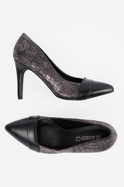 Chaussures noires avec motif serpent