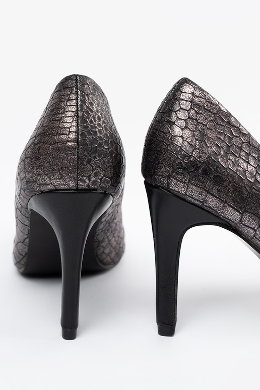 Chaussures noires avec motif serpent