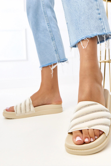 Chaussons sable avec...