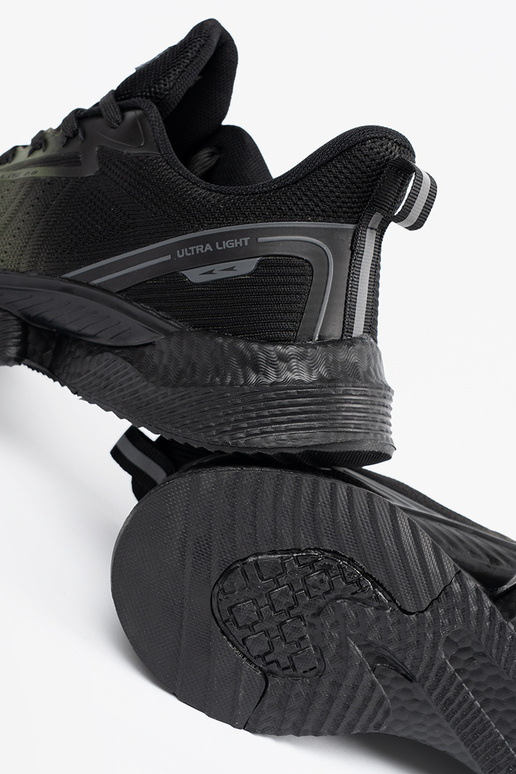 Mâle sombre couleur verte chaussures de sport Mâle sombre couleur verte chaussures de sport