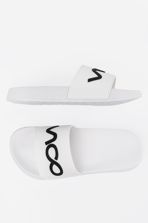 couleur blanche Chaussons avec une note