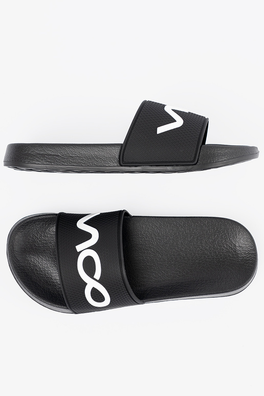 couleur noire Chaussons avec une note