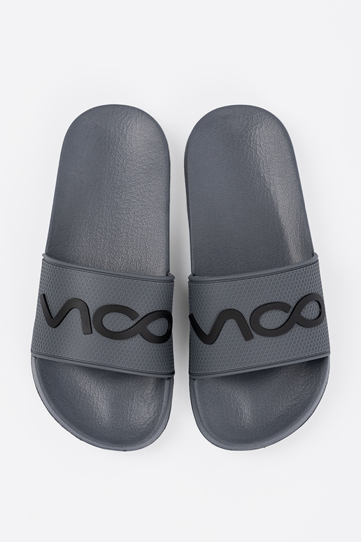 couleur grise Chaussons avec une note