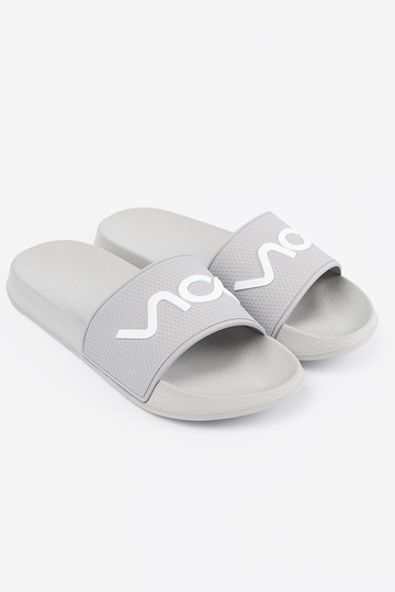 couleur grise Chaussons avec une note