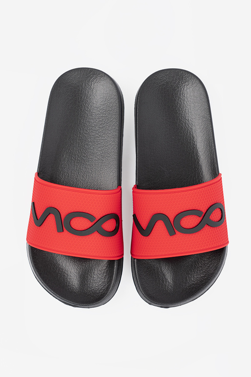 Noir et-Rouge Chaussons avec une note