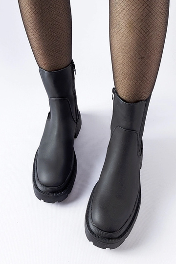 Bottines noires massives et... 2